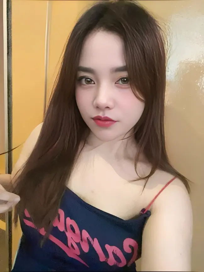 staff-confident-lady-sg-besi-best-massage Confident female therapist at SG Besi Best Massage